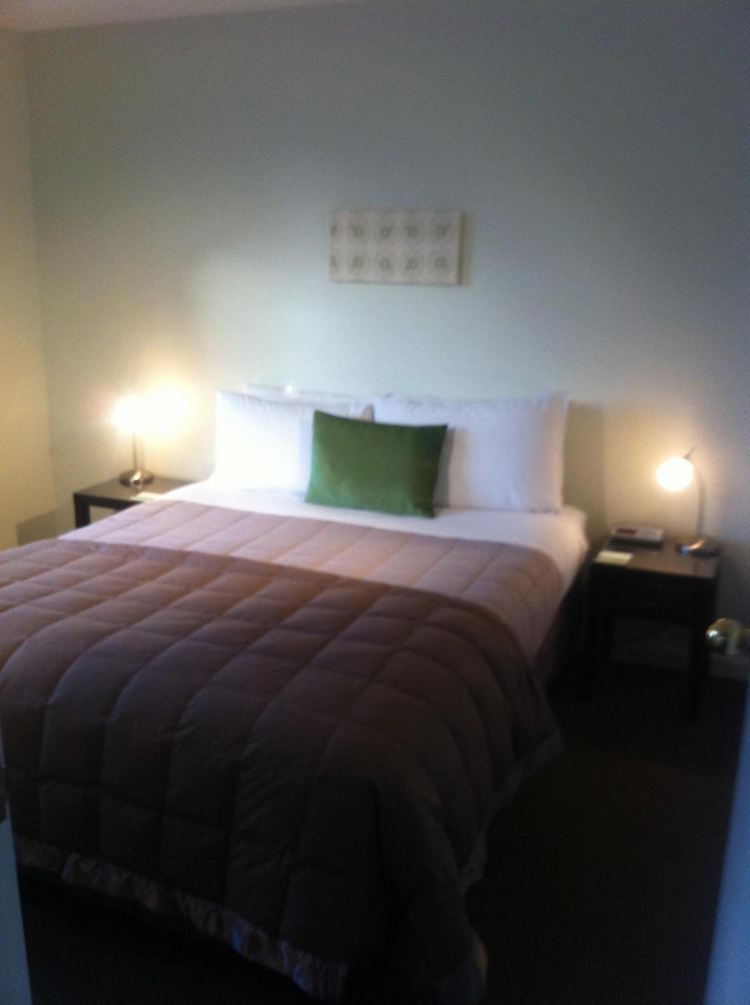 Darfield Motel Room photo