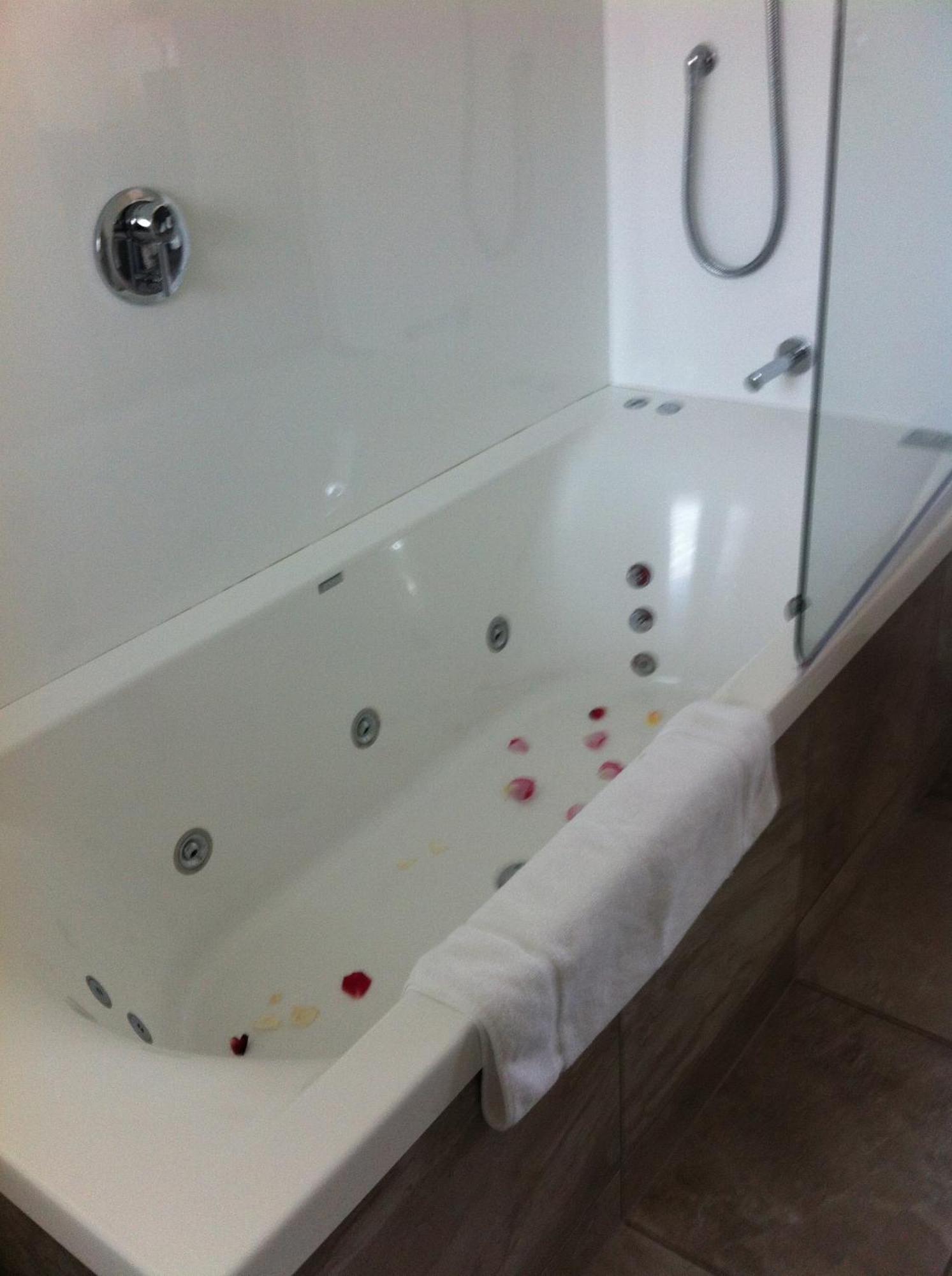 Darfield Motel Room photo