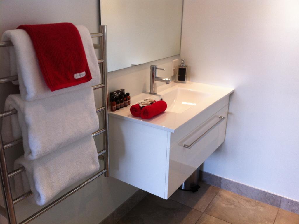 Darfield Motel Room photo
