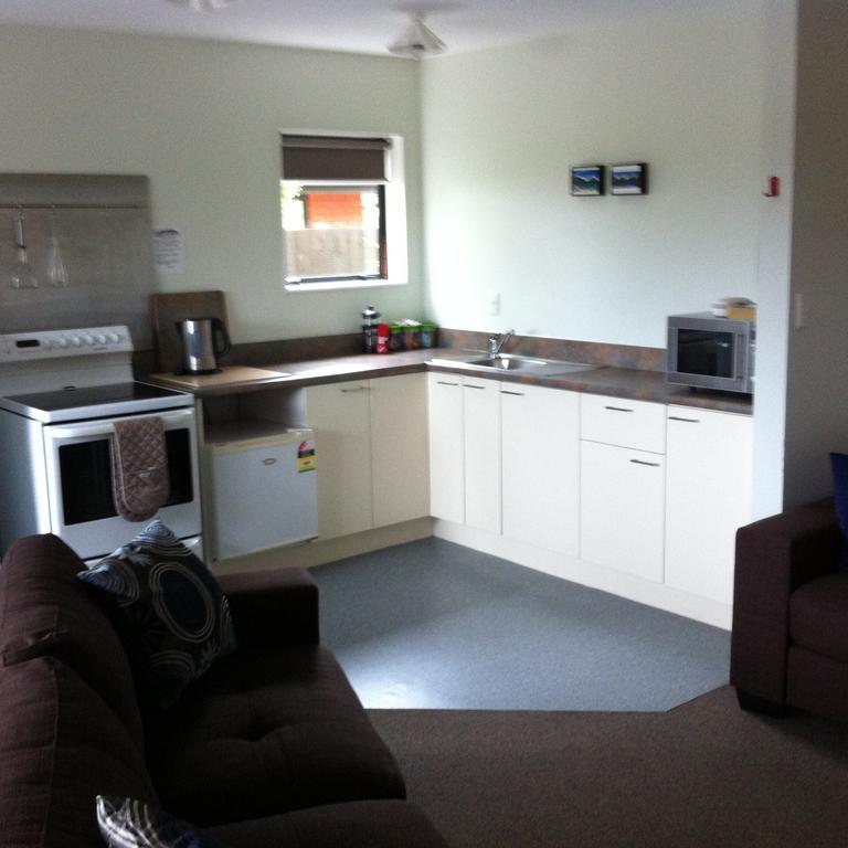 Darfield Motel Room photo